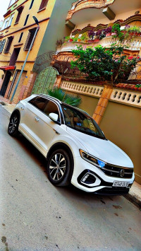 voitures-volkswagen-t-roc-2024-r-line-bordj-el-kiffan-alger-algerie