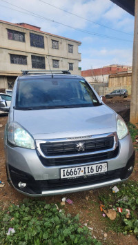 voitures-peugeot-partner-2016-beni-tamou-blida-algerie