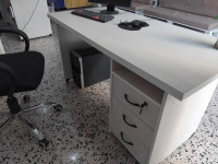 accessoires-de-bureaux-bureau-avec-chaise-bordj-el-kiffan-alger-algerie