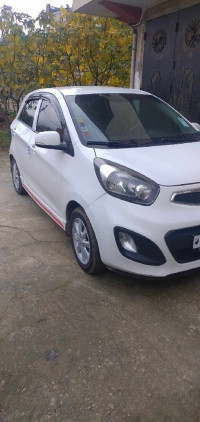 voitures-kia-picanto-2014-style-salah-bouchaour-skikda-algerie