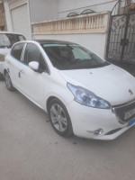 voitures-peugeot-208-2012-tadjenanet-mila-algerie