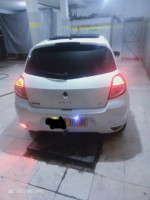 citadine-renault-clio-3-2011-night-and-day-el-kerma-oran-algerie