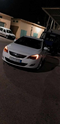 voitures-opel-astra-2011-ouled-mimoun-tlemcen-algerie