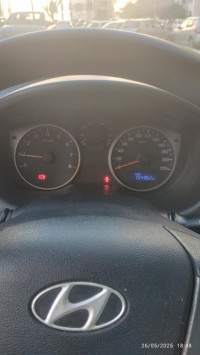 سيارات-hyundai-i20-2015-الجزائر-وسط