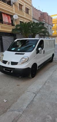 السيارات-النفعية-renault-trafic-2013-عين-مليلة-أم-البواقي-الجزائر
