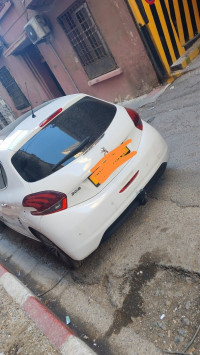 voitures-peugeot-208-2015-oran-algerie