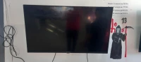 Télévision 43 pouces avec support 