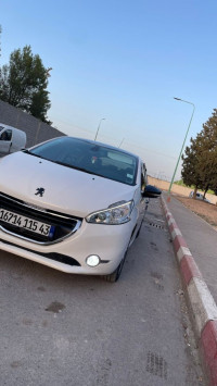 voitures-peugeot-208-2015-allure-chelghoum-laid-mila-algerie