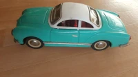 Miniature de collection, Voiture à friction en tôle SEDAN MF 743 des années 60's  25 cm, 
