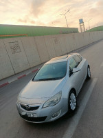 voitures-opel-astra-2012-bethioua-oran-algerie