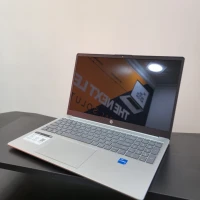HP LAPTOP 15 I5 12th 8GB/512GB SSD TOUCH SCREEN