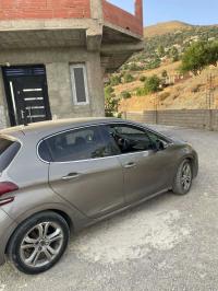 سيارات-peugeot-208-2013-البويرة-الجزائر