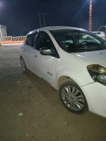 voitures-renault-clio-3-2011-night-and-day-ain-defla-algerie