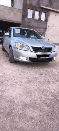 voitures-skoda-octavia-2009-tadjenanet-mila-algerie