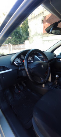 voitures-peugeot-207-2011-allure-oued-zenati-guelma-algerie