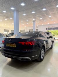Volkswagen Passat 2023 Business thumbnail 3