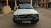 voitures-toyota-hilux-2005-menaceur-tipaza-algerie