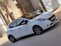 voitures-peugeot-208-2015-allure-djelfa-algerie