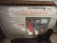 Un groupe électrogène de la marque erbergeun groupe électrogène de la marque Enberg 7500,