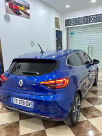 voitures-renault-clio5-2021-intanes-mostaganem-algerie