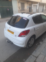 voitures-peugeot-207-2012-bordj-bou-arreridj-algerie