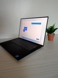 DELL XPS 9520 i9-12900HK 32GB DDR5 2TB SSD RTX 3050Ti 15.6" 4k TACTILE OLED 