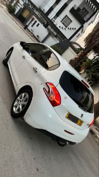 سيارات-peugeot-208-2014-access-قسنطينة-الجزائر
