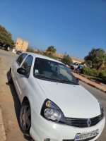 voitures-renault-clio-campus-2011-larhat-tipaza-algerie