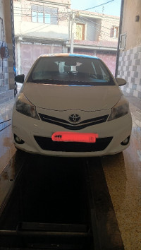 voitures-toyota-yaris-2013-ain-boucif-medea-algerie