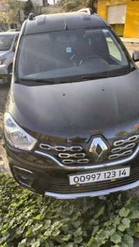 voitures-renault-kangoo-2023-stepway-tiaret-algerie