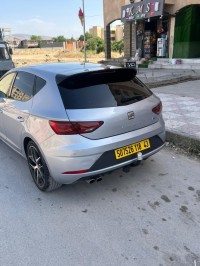سيارات-seat-leon-2018-ميلة-الجزائر