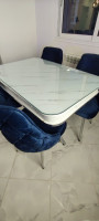 tables-طاولة-بيضاء-اربع-كراسي-فخمة-للغاية-مع-لوح-زجاجي-baba-hassen-alger-algerie