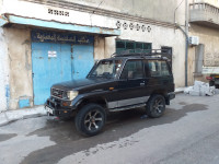 tout-terrain-suv-toyota-land-cruiser-1990-court-annaba-algerie