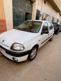 voitures-renault-clio-1-2000-oran-algerie