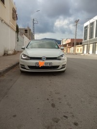 سيارات-volkswagen-golf-7-2017-باتنة-الجزائر