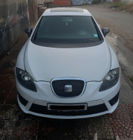 moyenne-berline-seat-leon-2012-fr-skikda-algerie