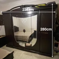 Chambre à coucher complète en bois