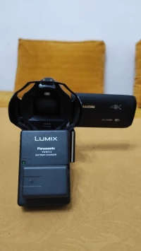 Caméscope Panasonic 4K et accessoires