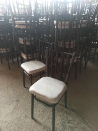 Fabrication les châsies et table Cafetière