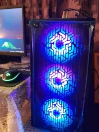 pc gamer aures avec ecran et clavier souris