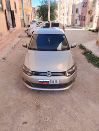 voitures-volkswagen-polo-sedan-2015-tebessa-algerie