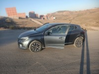 سيارات-renault-clio5-2021-intense-غزوات-تلمسان-الجزائر