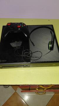 consoles-xbox-one-1t-casque-micro-el-achour-alger-algeria