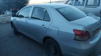 سيارات-toyota-yaris-sedan-2011-أحمر-العين-تيبازة-الجزائر