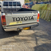 utilitaire-toyota-hilux-2011-tablat-medea-algerie