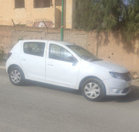 voitures-dacia-sandero-2014-bouira-algerie