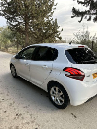 voitures-peugeot-208-2016-active-facelift-tazmaltdaira-bejaia-algerie