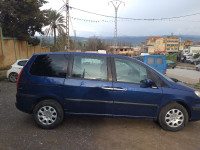 voitures-peugeot-807-2004-draa-el-mizan-tizi-ouzou-algerie