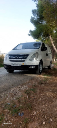 voitures-hyundai-h1-2011-constantine-algerie