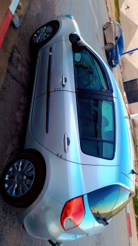 voitures-renault-clio-3-2010-jijel-algerie